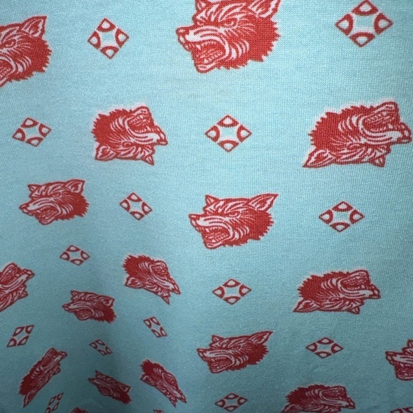 Lularoe size XL V Neck Christy T shirt with wolf, wolves! NWT. - Picture 4 of 5